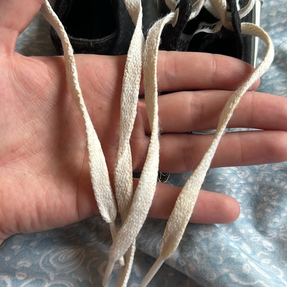 Baby converse, size 2 - Picture 6 of 7